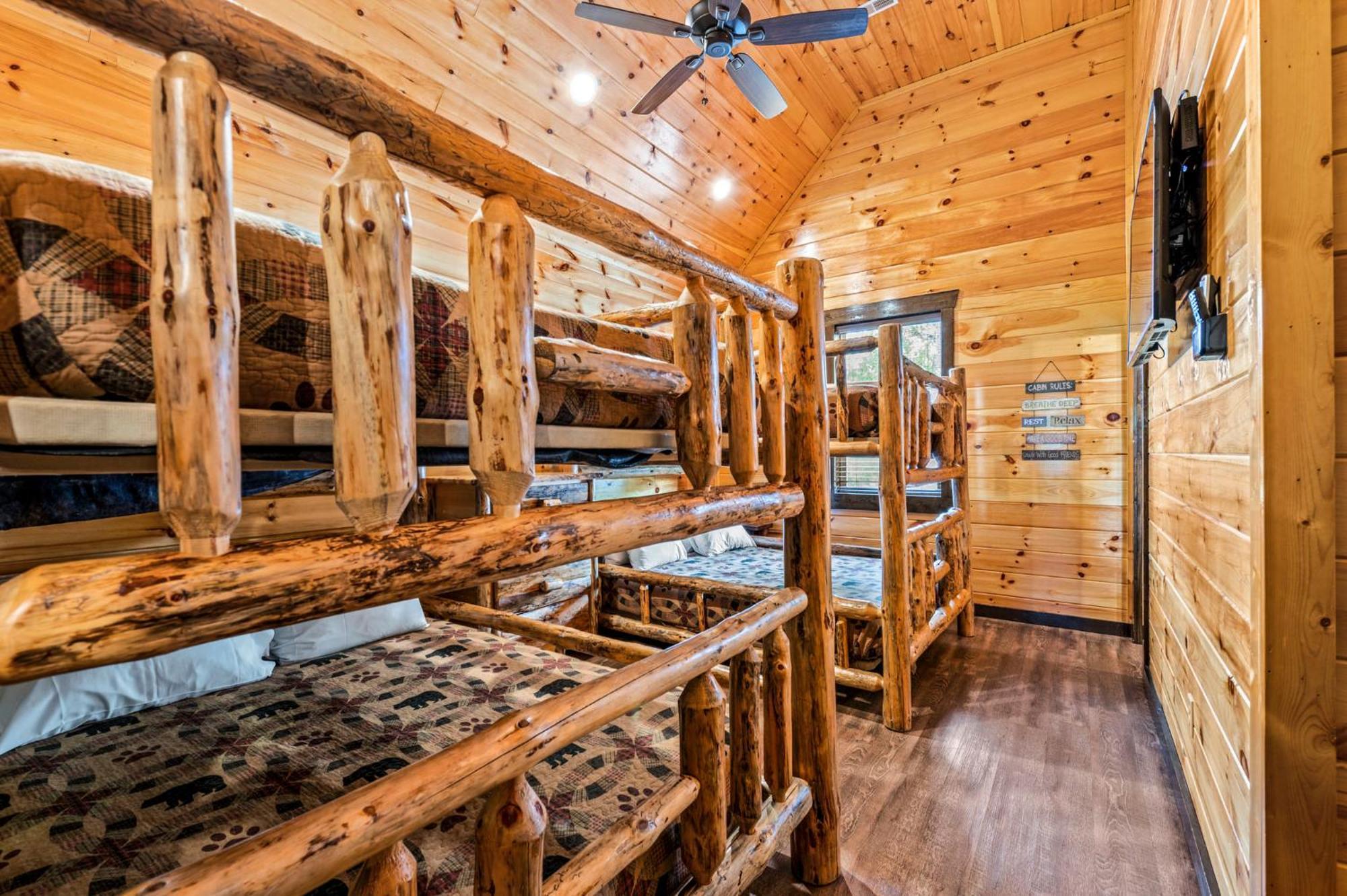 גטלינבורג The Mighty Crabapple Manor By Stony Brook Cabins מראה חיצוני תמונה