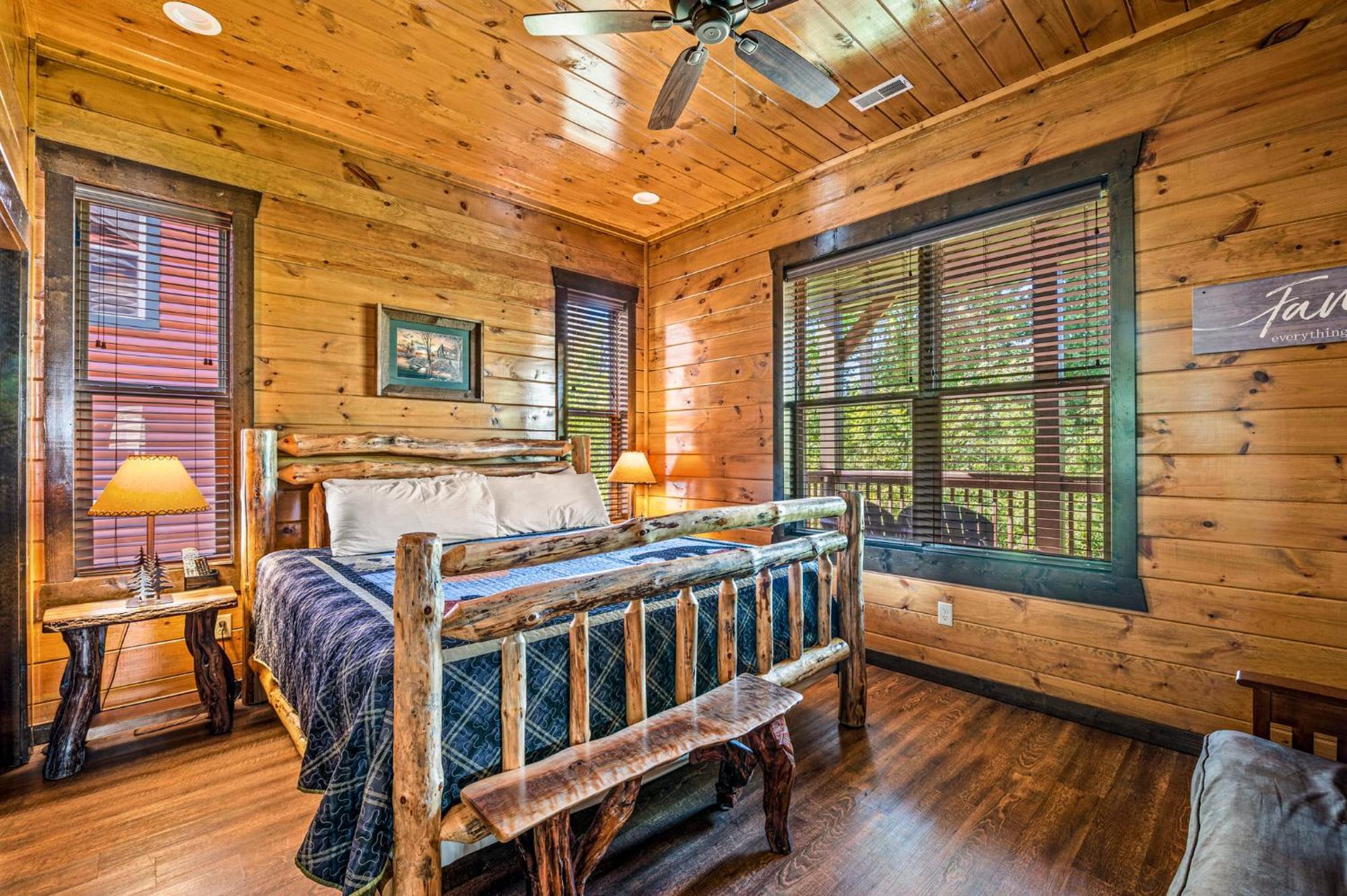 גטלינבורג The Mighty Crabapple Manor By Stony Brook Cabins מראה חיצוני תמונה
